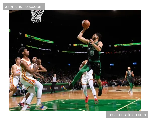 从混乱到有序:复盘老鹰本月如何通过调整防守策略取得三连胜 从混乱到有序:复盘老鹰本月如何通过调整防守策略取得三连胜